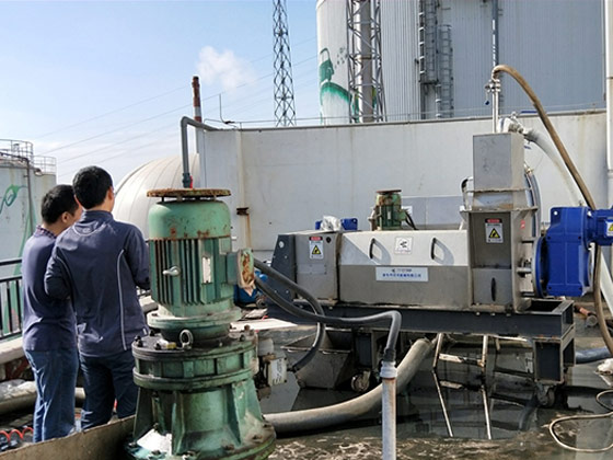 餐廚垃圾沼液過濾現場